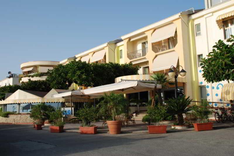 Hotel La Tonnara Амантеа Екстериор снимка